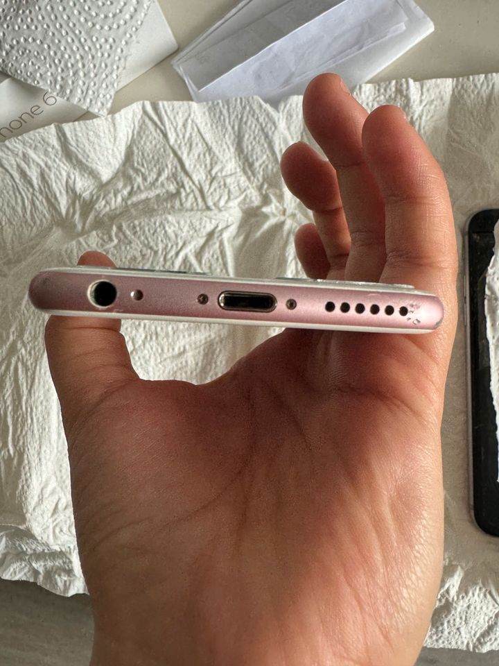 Defektes iPhone 6 s , 64GB, Roségold - Ideal für Bastler! in Neuss