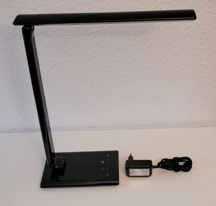 Verstellbare LED-Tischleuchte mit USB in Süsel