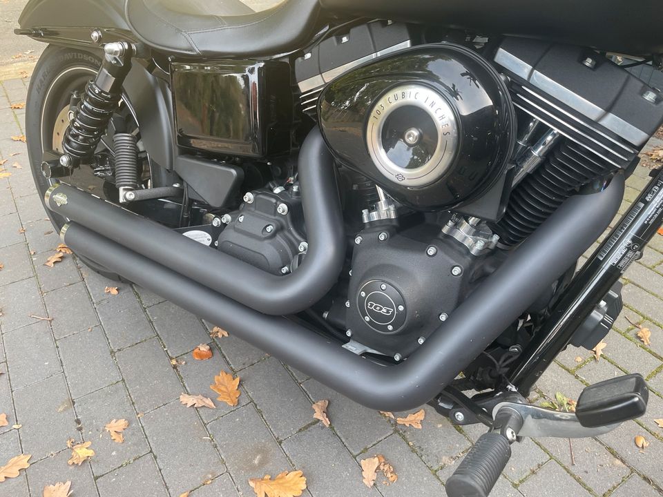 Harley Davidson Dyna Street Bob Special mit Thorcat Vance&Hines in Lienen