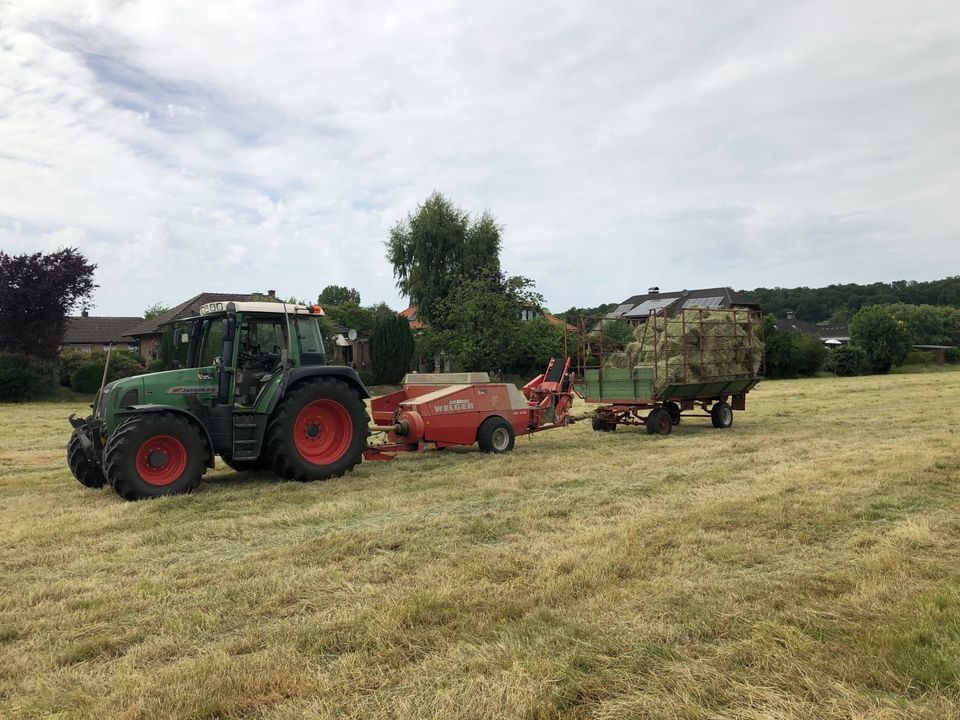 Heu und Stroh Pressen HD Ballen Welger Fendt in Bissendorf