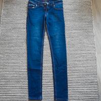 schmale Armani-Jeans Gr. 27/32 Niedersachsen - Weyhe Vorschau