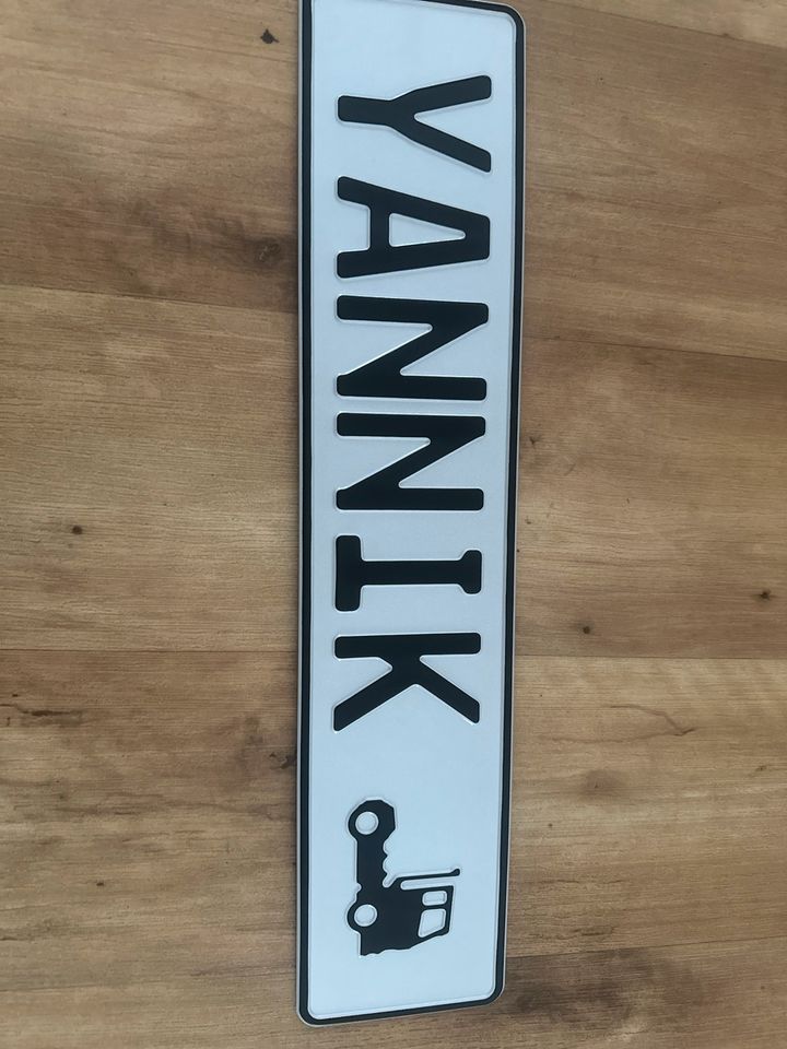 Personalisiertes Kennzeichen für LKW-Fahrer in Duisburg