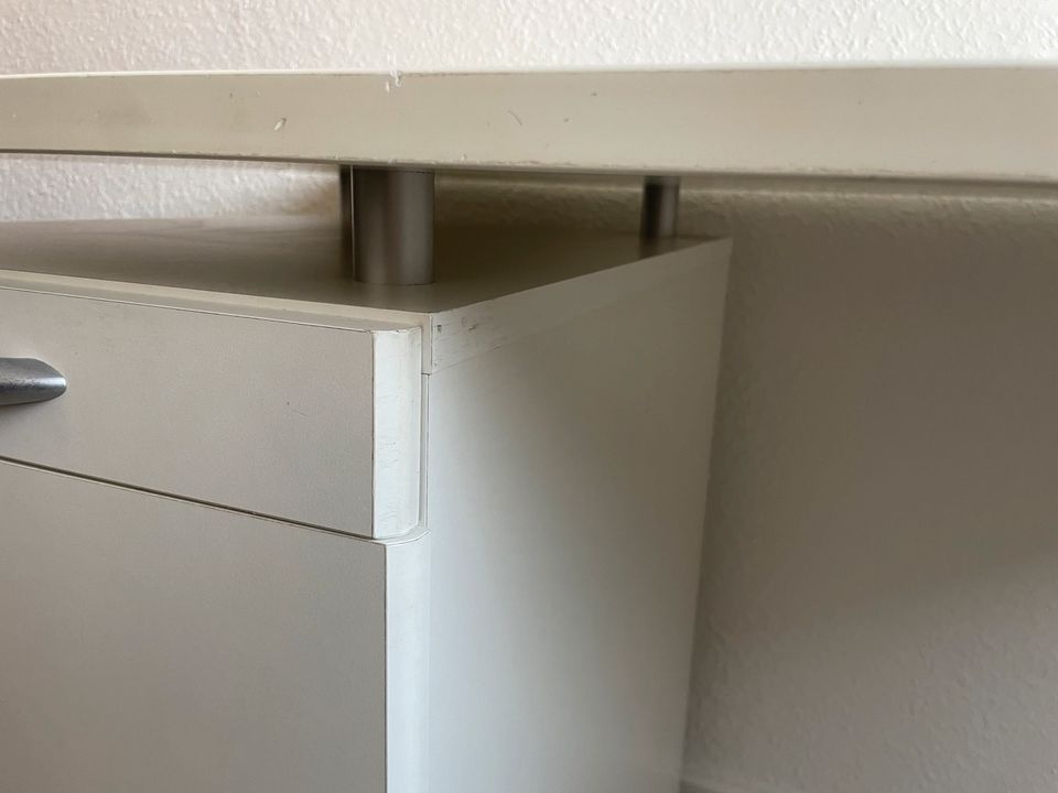 Schreibtisch weiß in Erfurt