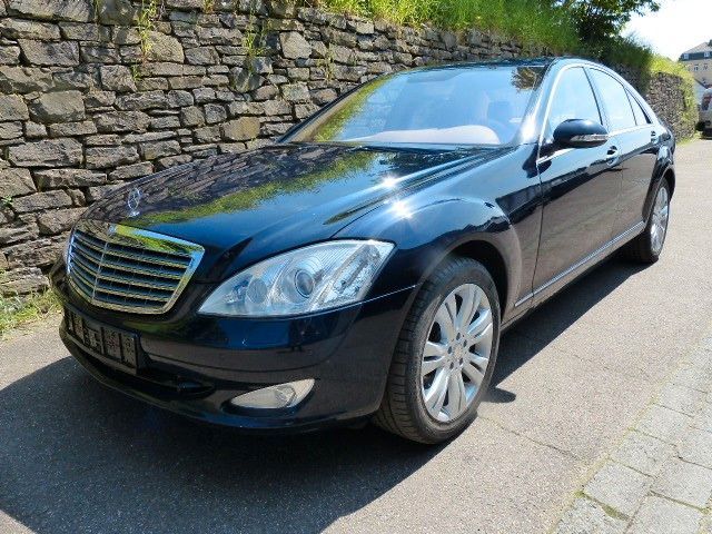 Mercedes-Benz S 500 S -Klasse 4Matic Leder Navi PDC Automatic in Mülheim (Ruhr)