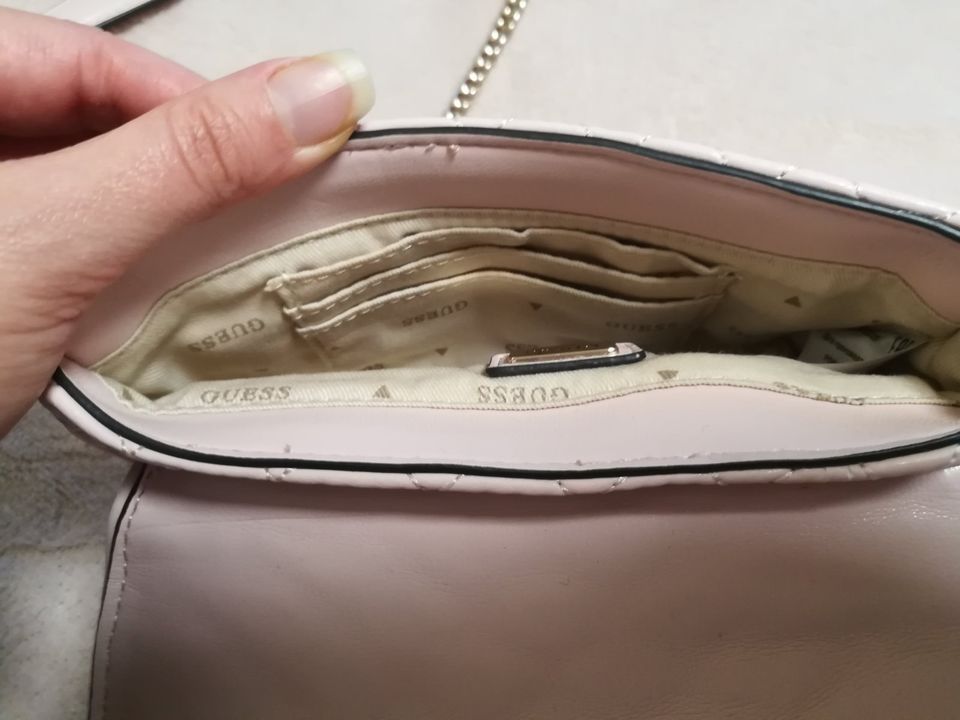 Guess ♥ Handtasche Neuwertig! UNGETRAGEN! NP 120€ in Leipzig