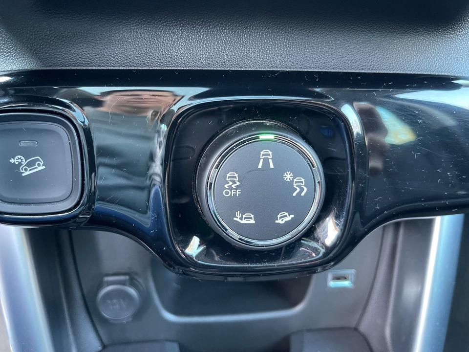 Citroën C3 Aircross Shine 1.2 Klima Navi Panorama 8x Alu in Lüdenscheid