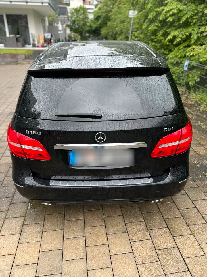 Mercedes B-Klasse 84.000km B 180 Diesel W 246 Sportpaket schwarz in Trier