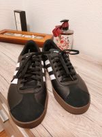 NEU! Adidas Sneaker Sportschuhe, sehr bequem 40 2/3 schwarz Frankfurt am Main - Sachsenhausen Vorschau