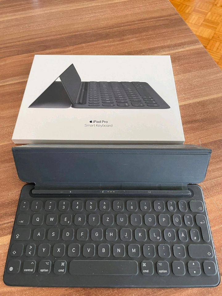 Für Bastler APPLE ipad smart Keyboard [A1829] in Schöneck