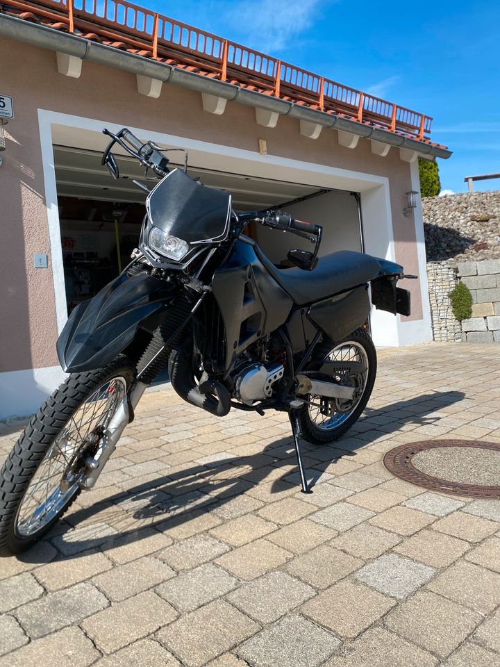 Yamaha dt 125, 15 ps, schwarz, top Zustand, A1 in Röhrnbach