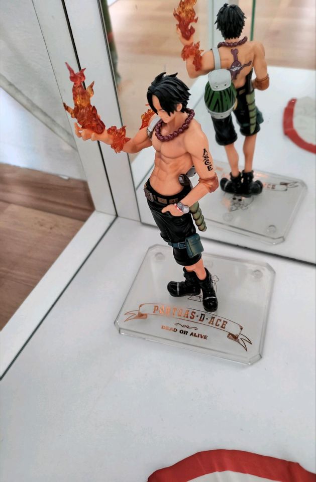 Anime Figuren One Piece in Kirschau