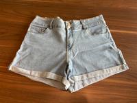 Jeans Shorts ungetragen Gr.  44 Rheinland-Pfalz - Derschen Vorschau