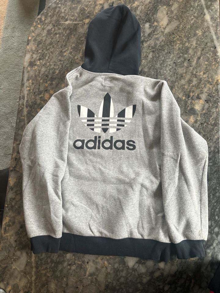 Adidas Originals Newcastle United Hoodie in grau, Gr. M in Forchtenberg