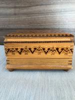 Vintage, leere Zigarettenbox aus Holz, verziert, aus DDR Zeiten Brandenburg - Potsdam Vorschau