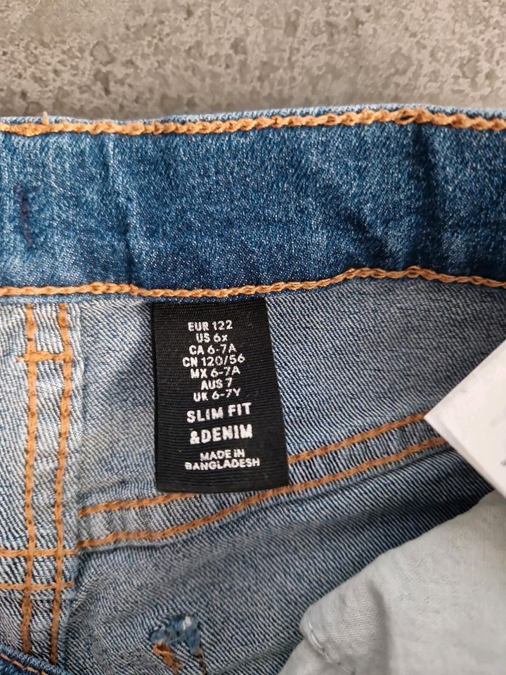 Kurze Hose,  H&M in Kalkar