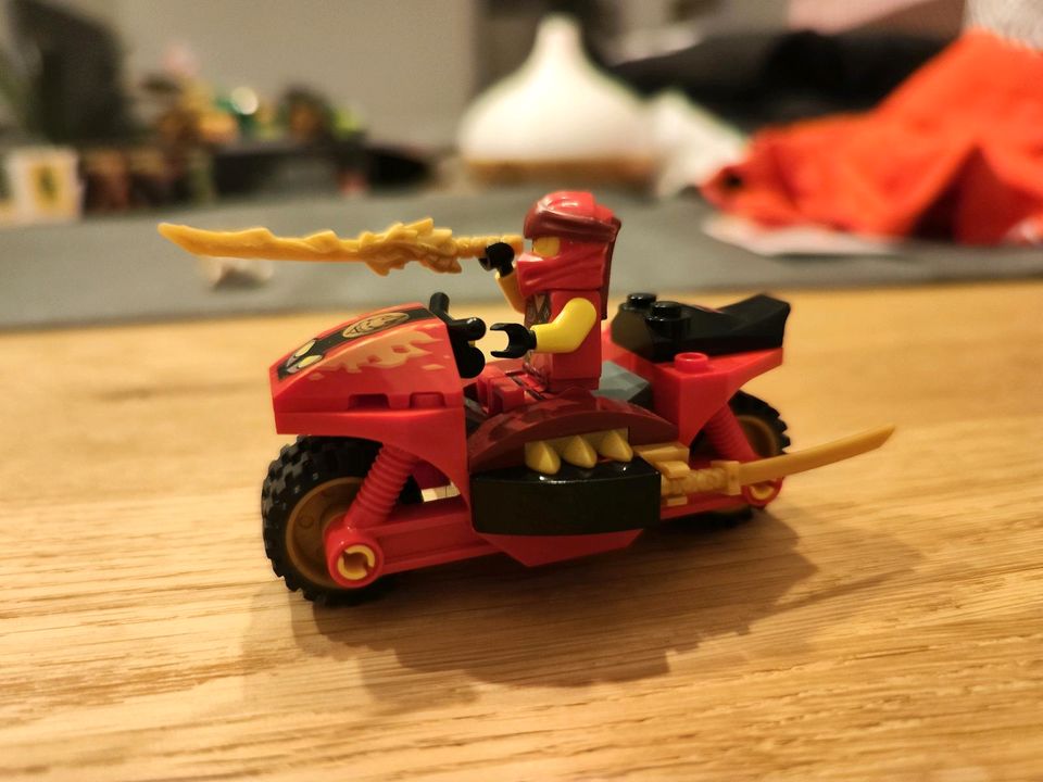 Lego Ninjago Lloyd's Racer Kai's Motorrad Skelett in Oldenburg