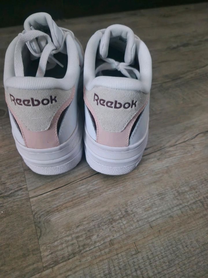 Reebook sneakers neu in Laboe