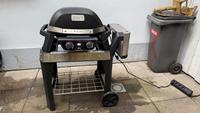 Weber Pulse 2000 Grill mit Rollwagen Abdeckhaube iGrill Niedersachsen - Oldenburg Vorschau