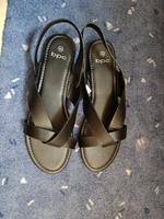 Elegante Sommersandalen Nordrhein-Westfalen - Detmold Vorschau
