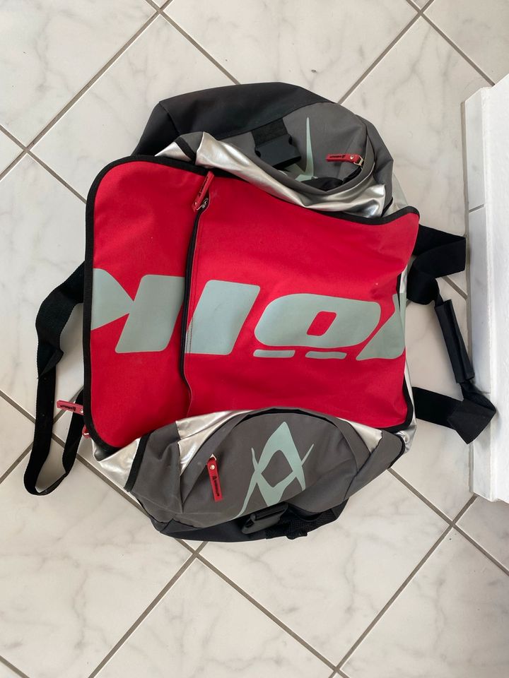 NEU Völkl Reisetasche Trainingstasche rot-schwarz-silber in Leipzig