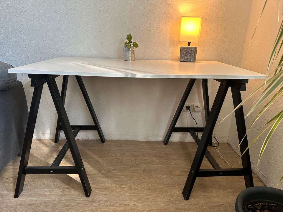 Schreibtisch weiß in Kiel