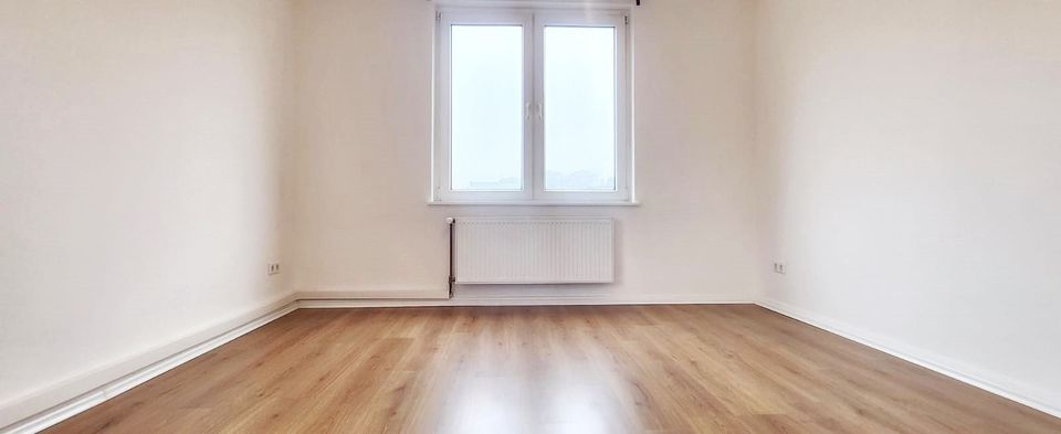 FRISCH RENOVIERTE 3 ZIMMER WOHNUNG MIT BALKON UND EINBAUKÜCHE, NAHE UNIVERSITÄT UND DER INNENSTADT! in Wuppertal