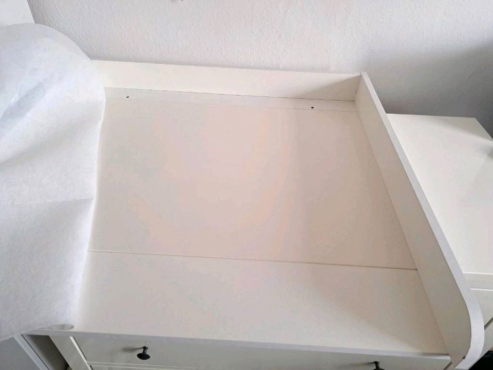 Ikea HEMNES Wickelaufsatz mit Zubehör in Lübeck