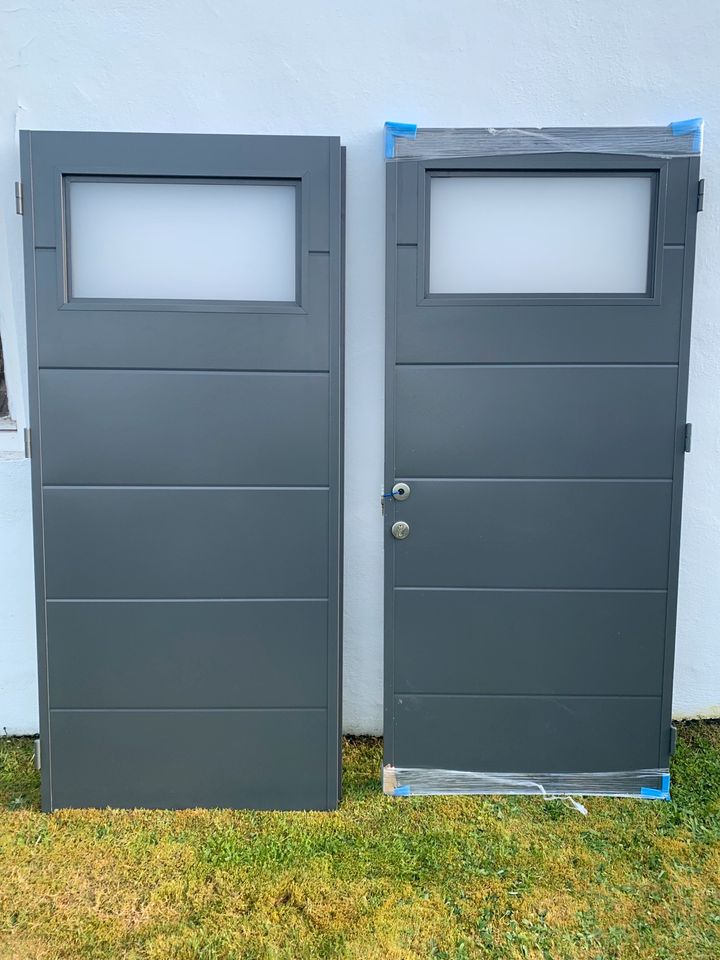 Metalltür, mit Doppelflügel mit Oberlicht für Gartenhaus in Bayern