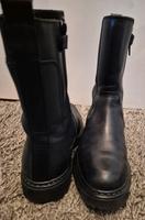 Stiefel Leder Bullboxer Top Zustand Gr. 39 schwarz Boots Niedersachsen - Delmenhorst Vorschau
