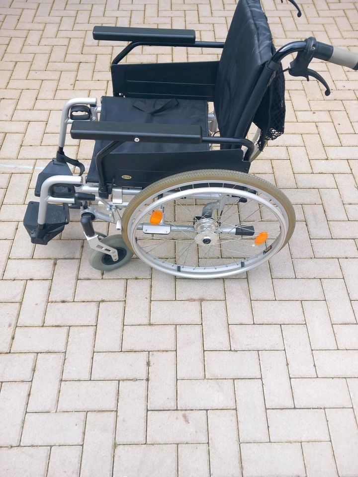 Rollstuhl mit Sitzkissen in Bad Neustadt a.d. Saale