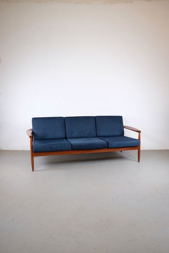Vintage Mid Century Sofa Couch 60er 70er Retro zu Teak in Gießen