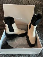 Tamaris Chelesa Boot Gr. 38, beige/schwarz, neu München - Bogenhausen Vorschau