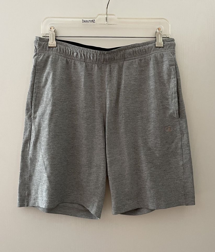 Champion Shorts in Groß-Zimmern