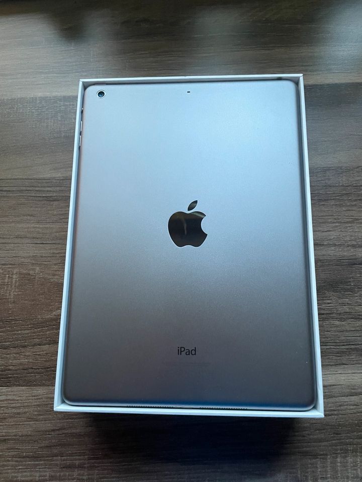 Apple iPad Air WiFi 16 GB Space Gray in Heide