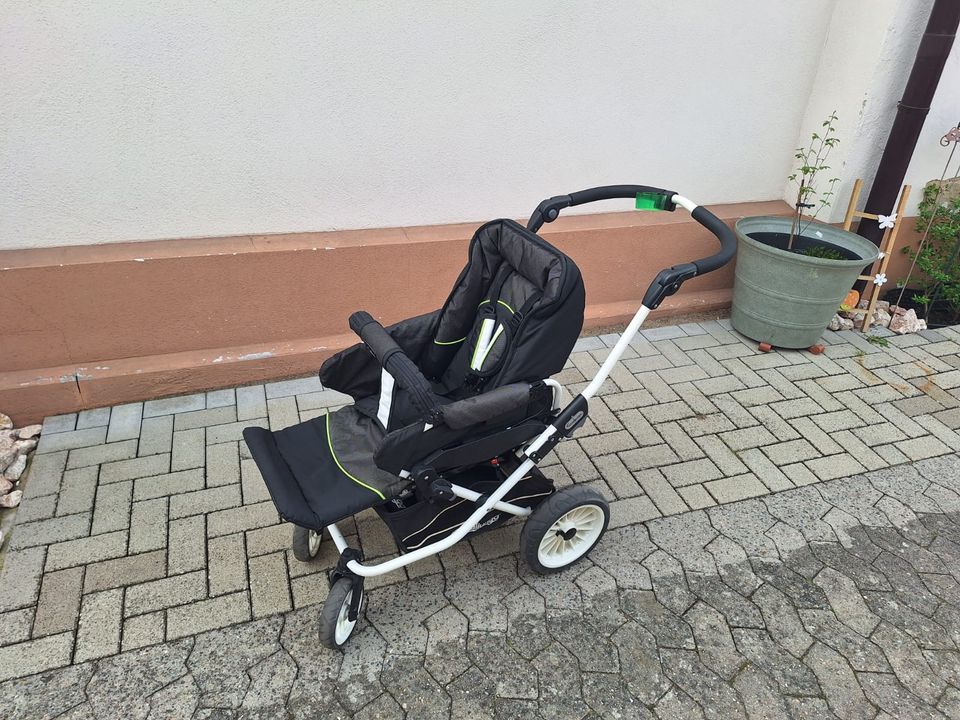 Kinderwagen Maxi Cosi Baby Emmaljunga viel Zubehör in Nauheim
