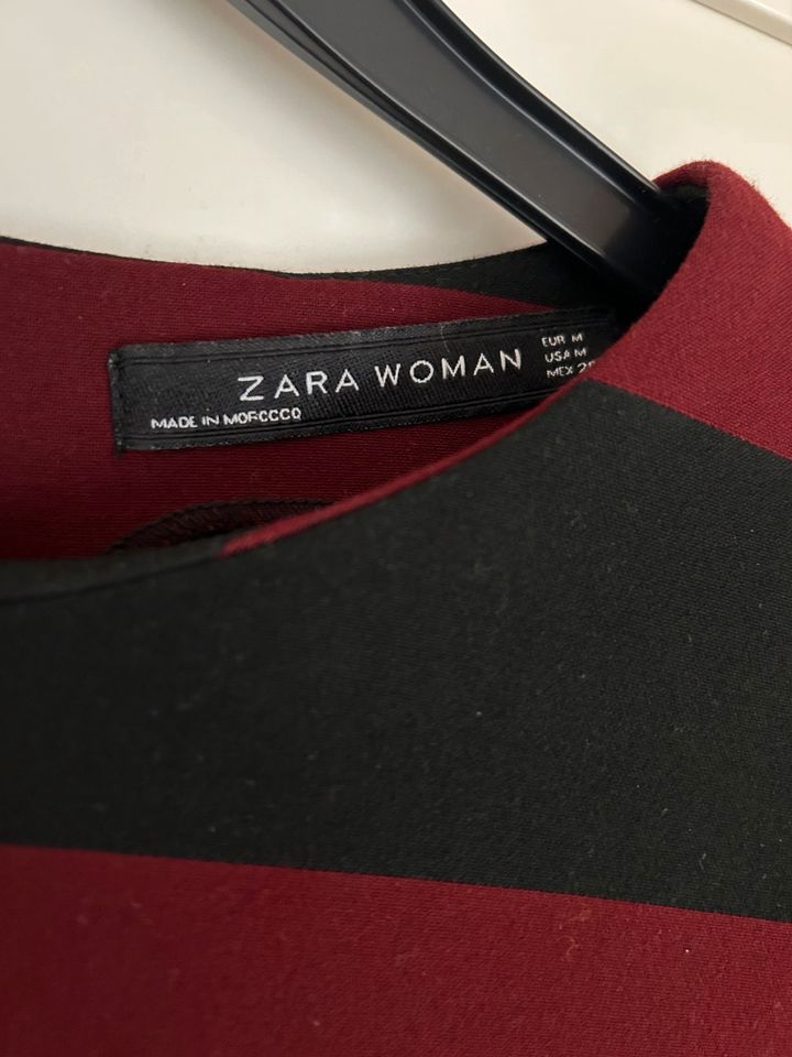 Gestreiftes Minikleid von Zara in Größe M in Waiblingen