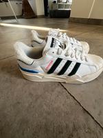 adidas Originals – Superstar Bonega 2B – Sneaker in Weiß und Grün Nordrhein-Westfalen - Lohmar Vorschau