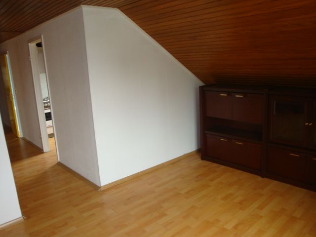 2-Zimmer DG-Wohnung, ruhige Lage von Privat in Hannover