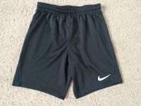 Kurze "Nike" Shorts Gr. 137-147 (Kinder M) Brandenburg - Bernau Vorschau