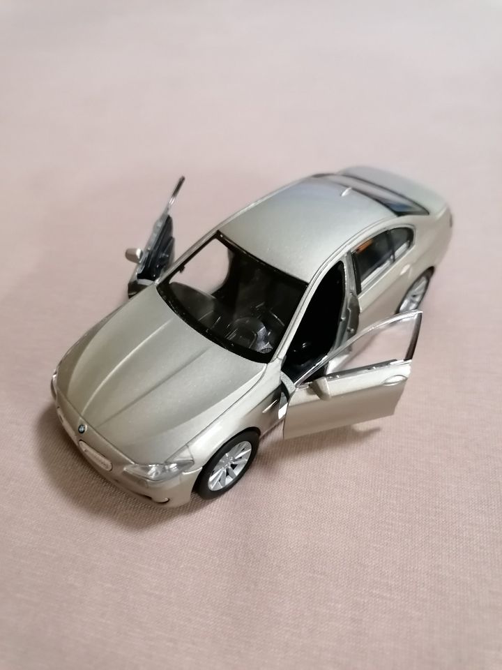 BMW 535i, 1:43, Vitrinen Model, unbespielt in Saarbrücken