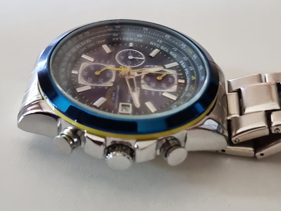 Hochwertige Herrenuhr - blaue Edelstahl-Armbanduhr in Waldbrunn