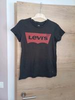 levis t shirt damen schwarz rot s 36 top Zustand weich Bayern - Geratskirchen Vorschau