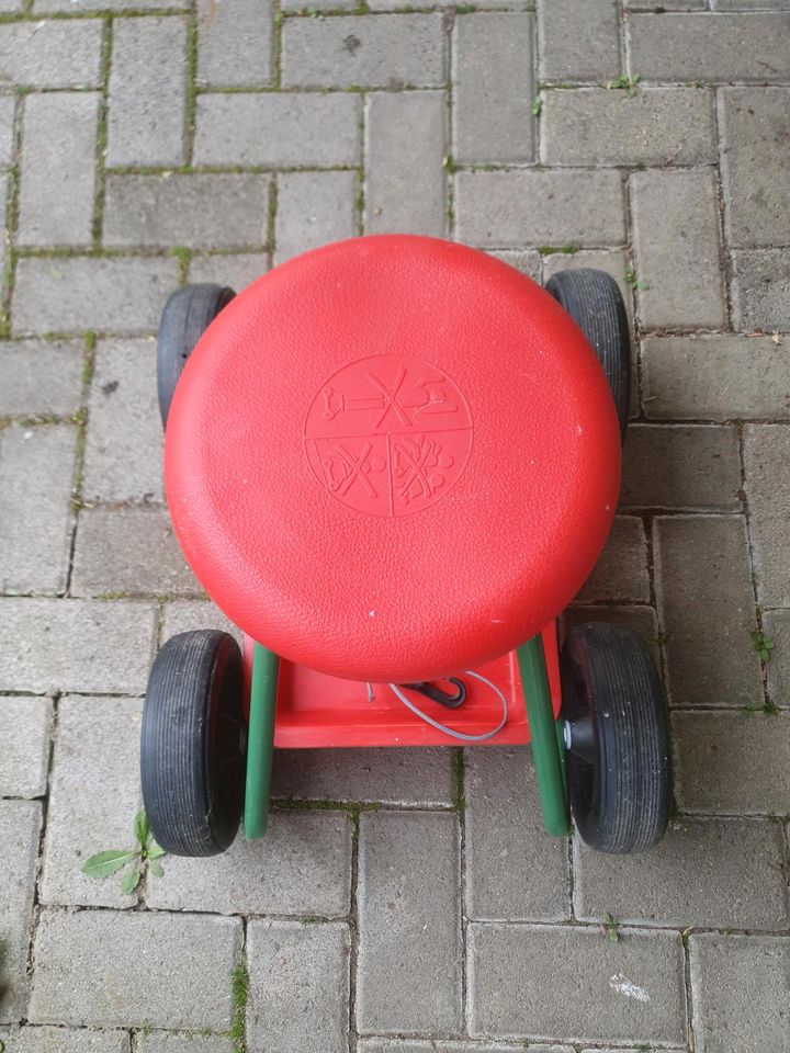 Sitz auf räder arbeit in Hilzingen