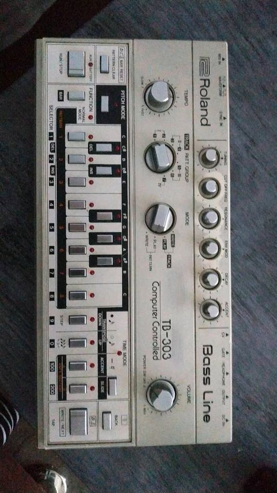 Roland tb 303 in Rheinzabern