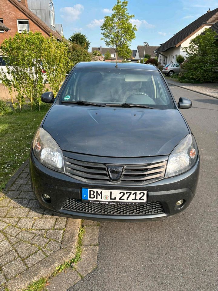 Dacia  sandero  benzin in Brühl