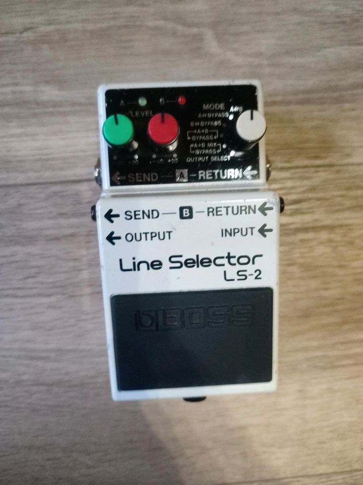 Boss LS-2 line selector pedal a/b/y Box Effekt Loop und mehr in Dresden