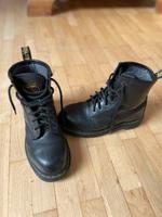 Dr. Martens 7-Loch schwarz, Gr. 37 Frankfurt am Main - Bockenheim Vorschau