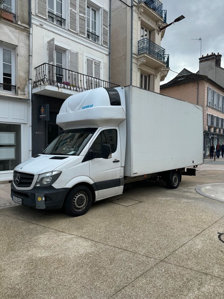 Transporter / LKW mıt Fahrer mieten in Berlin