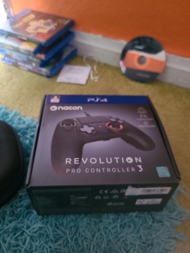 Ps4 pro controller in Gütersloh