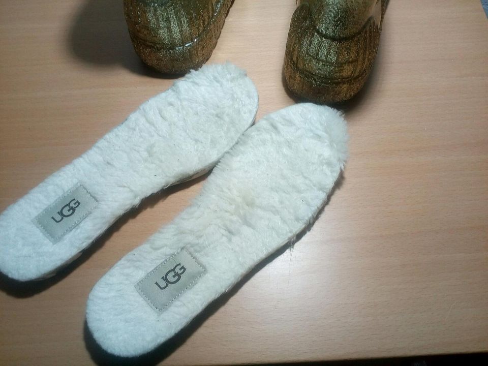 UGG'S Gummistiefel neuwertig in Stuttgart